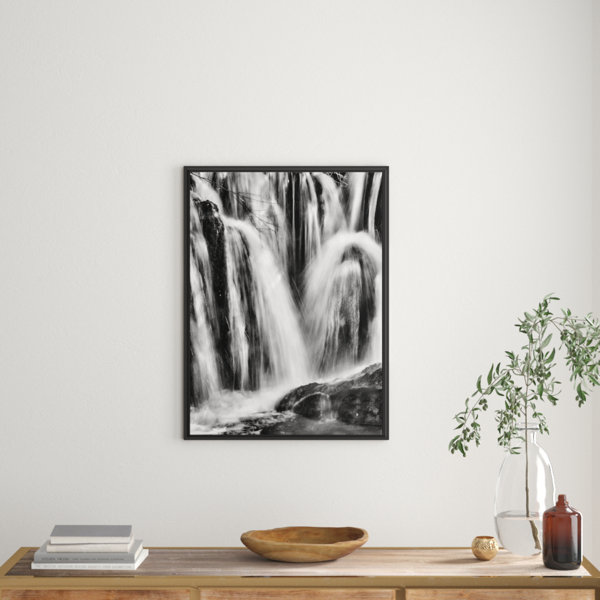 East Urban Home Gerahmtes Wandbild kleine Wasserfälle | Wayfair.de